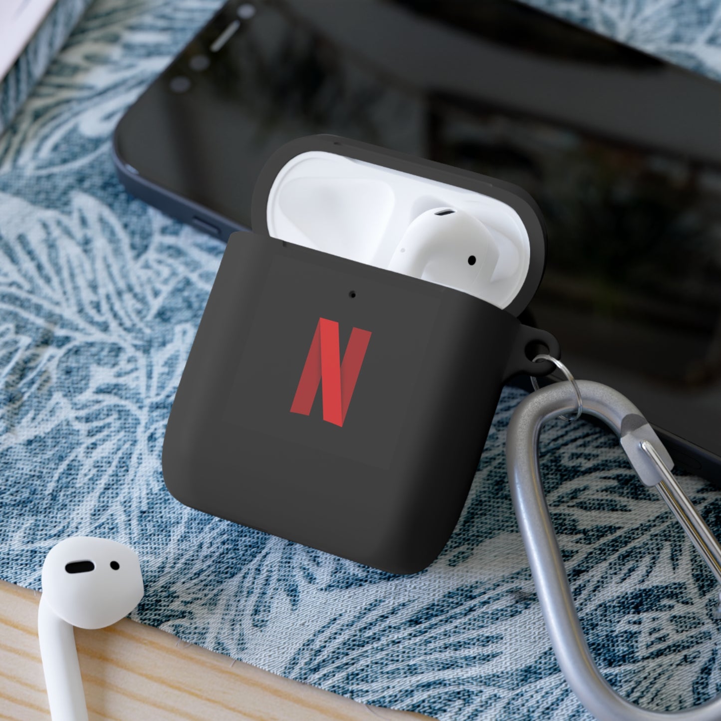 غطاء حافظة AirPods - تصميم Netflix